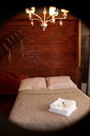 The Lovely Hotel, Canada, Montr�al